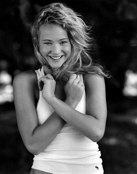 jennifer photo shoot for abercrombie and fitch she look so pretty we all know the story that a