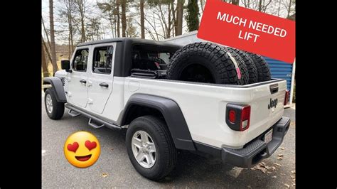 New Lift Kit And Fox Shocks Install On 2020 Jeep Gladiator Youtube