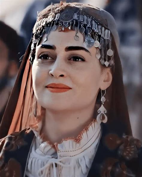 Esra Bilgic In Limelight Halima Sultan Ertugrul Ghazi Beauty