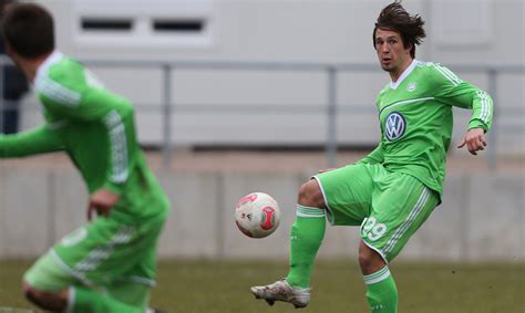 Der in berlin geborene zentrale mittelfeldspieler durchlief die jugendabteilungen der vereine normannia, frohnau, nordberliner sc und tennis borussia in seiner heimatstadt. "Pannes" Schuss der vieles verändert hätte - BLOG-TRIFFT-BALL