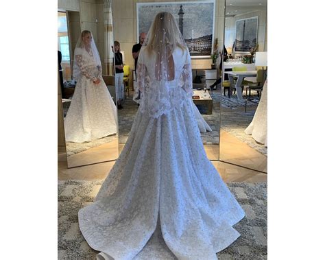 Sophie Turners Louis Vuitton Wedding Dress Took 1098 Hours To