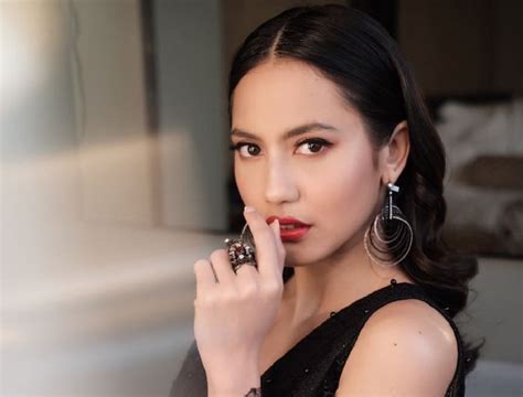 Cara Makeup Fierce Ala Pevita Pearce Pakai Produk Di Bawah Rp Ribu