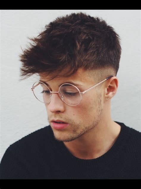 There are loads and loads of updos for long haircuts and other hairstyles you are able to pull off. Zo stijl en verzorg je dik haar | MAN MAN
