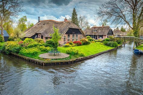 Fabulous Giethoorn Dutch Village Dutch House Giethoorn Village