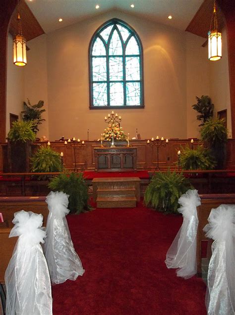 Dont Like The White Decorations On The Pews But Love The