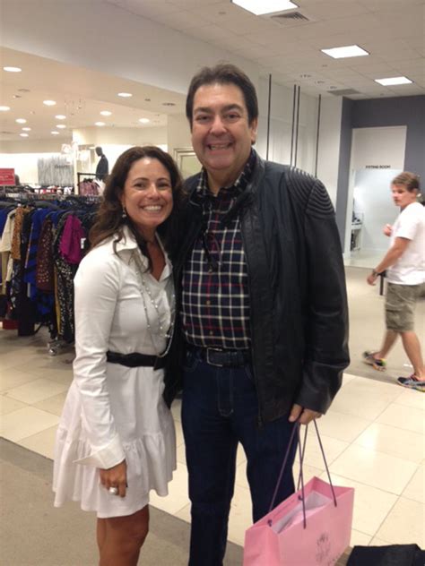 He has also been the presenter of such shows. Fausto Silva passa fim de ano fazendo compras em Miami ...