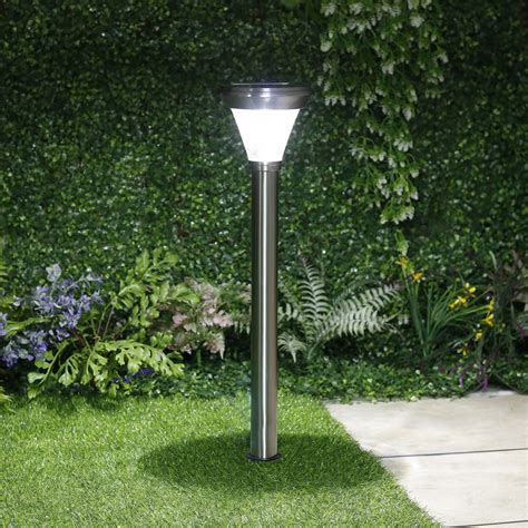 The Best Solar Walkway Light Hammacher Schlemmer