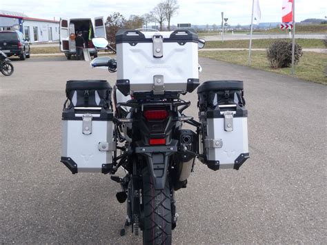 Honda's africa twin lineup is so good it's an embarrassment of riches. Details zum Custom-Bike Honda CRF1000L Africa Twin ...