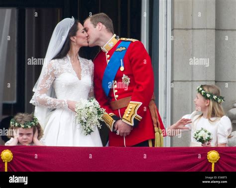 The Royal Wedding Kiss With Hrh Kate Duchess Of Cambridge And Hrh