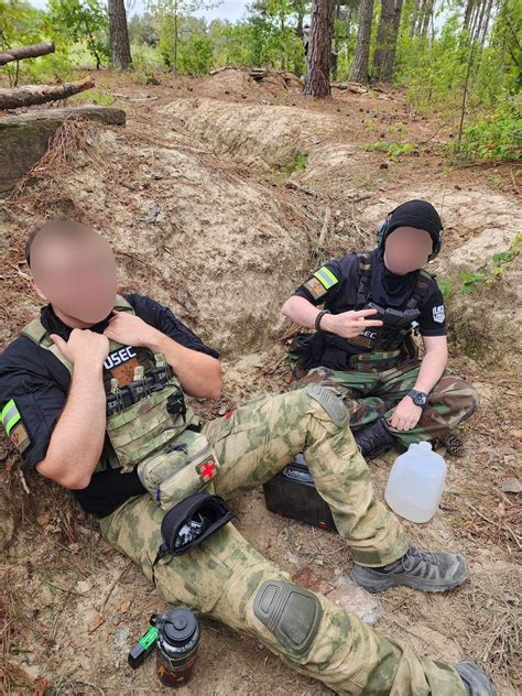 Rate and Roast Hours for ye on the left (from a blank fire tarkov event