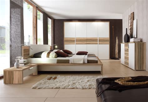Wir beantworten in jeder filiale gerne ihre fragen zu materialien und montage ihres. Komplett schlafzimmer angebote komplette Schlafzimmer ...