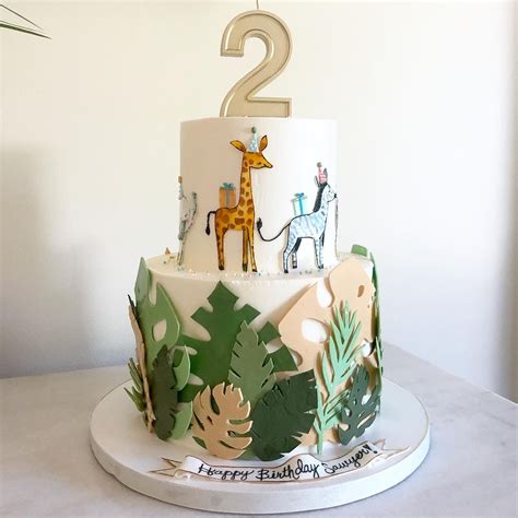 Pin By Raluca Doroftei On Eva Animal Birthday Cakes Jungle Birthday