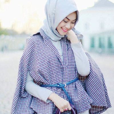 Buktinya, bisa anda lihat sendiri pada gambar di atas. Warna Yang Cocok Untuk Biru Dongker - Pintar Mencocokan