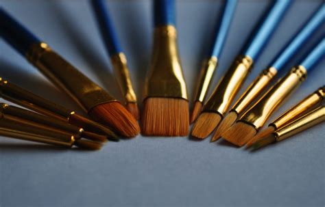 Best Acrylic Paint Brushes For Students And Professional Artists
