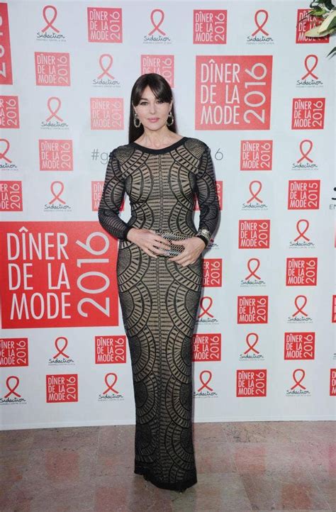 Spectre Actress Monica Bellucci Flaunts Curves In Body Hugging Gown