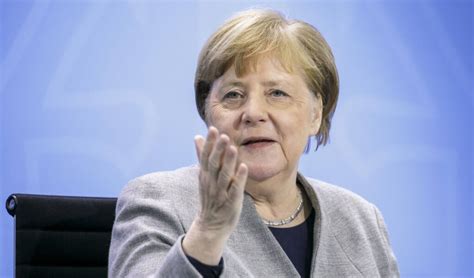 Medie Merkel Vil Lukke Alle Tyske Barer Og Restauranter Nyheder