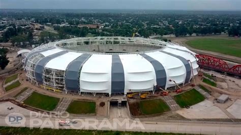 Tiene el techo en su fachada que son unas tráqueas para que pase. El Estadio Único de Santiago del Estero desde el aire ...