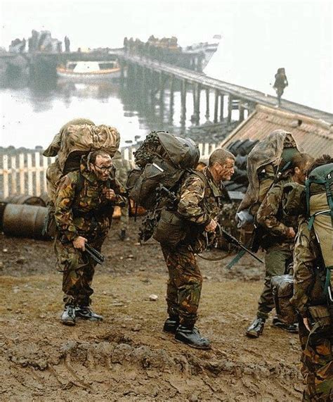 22 Photographs Of The Falklands War Falklands War British Armed