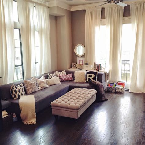 Choosing the family room colors that will decorate our home is not easy. Living Room Curtain Ideas to Perfect Living Room Interior Design - MidCityEast