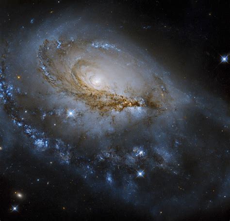 Nasas Hubble Space Telescope Photographs A Stellar Spiral Galaxy 180