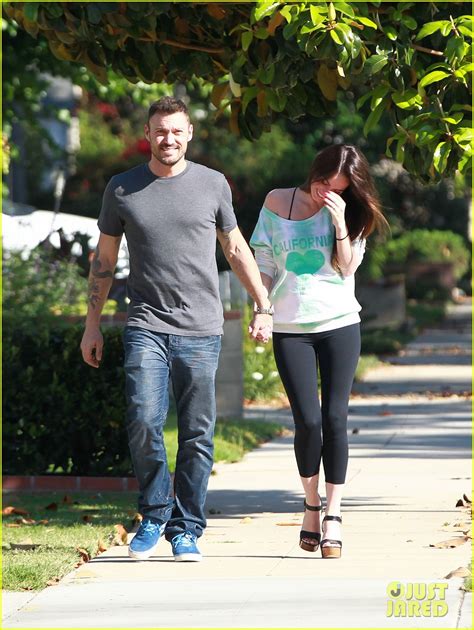 Megan Fox Pregnant Stroll With Brian Austin Green Photo 2672574