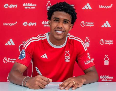 Andrey Santos é anunciado no Nottingham Forest por empréstimo do Chelsea