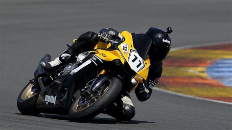 Cornering On A Motorcycle Professional Riding Tips For Beginners