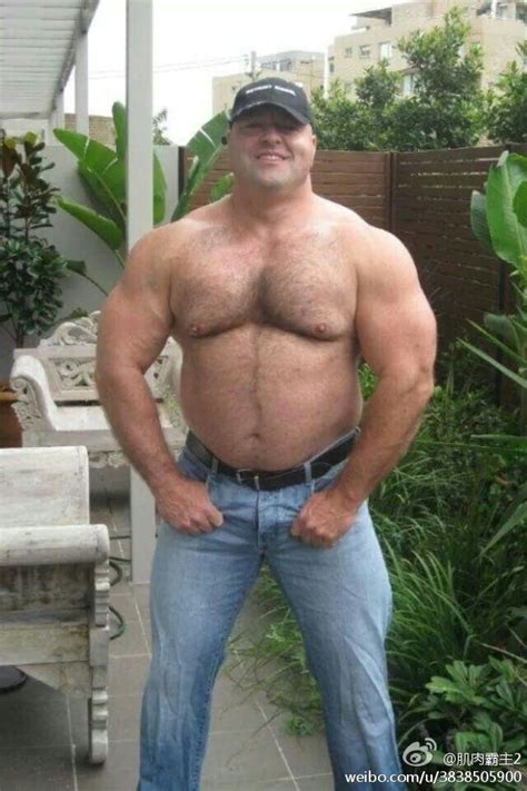 Muscular 叔叔 熟男 Hot Huge Hunk Big Beefy Muscle Daddy Pec 肌肉