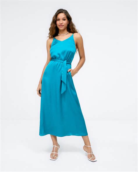 Actualizar 57 Imagen Outfit Vestido Azul Turquesa Abzlocalmx