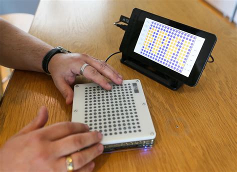 Blindpads Tablet Makes Visual Information Tactile For The Vision