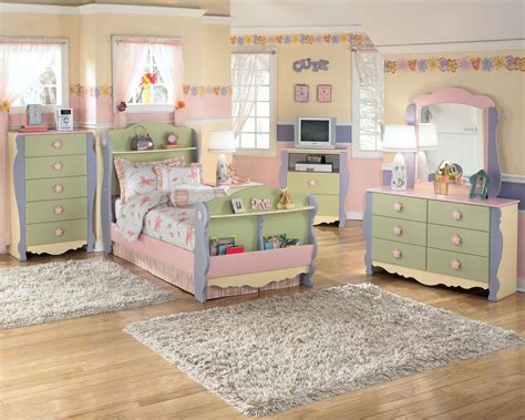 Baby & kids room furniture. Such a sweet Ashley Furniture HomeStore #bedroom for a ...