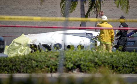 5 Killed Small Plane Crashes In California Parking Lot Ntd