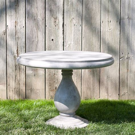 Round Pedestal Patio Table