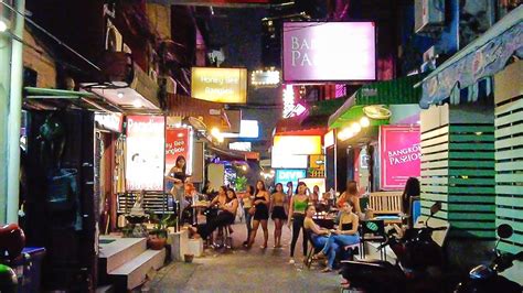 Bangkok Night Scene Soi Sukhumvit 22 Thai Massage Street 2022 Thailand 4k Travel Vlog Youtube