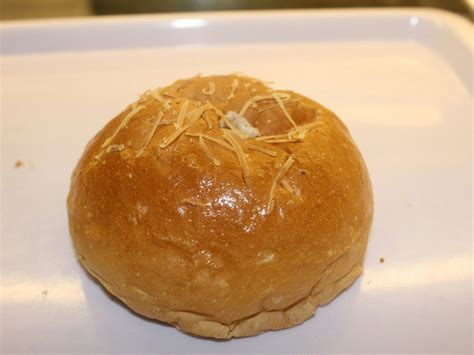Beli holland bakery online berkualitas dengan harga murah terbaru 2020 di tokopedia! Roti Manis - Khasanah Sari Bakery