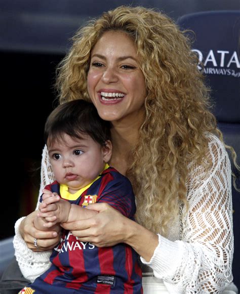Shakira Y Milan La Suerte De Piqué En El Camp Nou