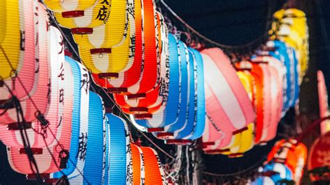 Download Wallpaper 2560x1440 Garland Chinese Lanterns Colorful