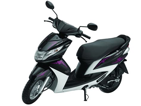 With the introduction of yamaha ray in india, yamaha has step into the world of scooters and now they have launched its second scooter in india named yamaha ray z. Yamaha Ray Green