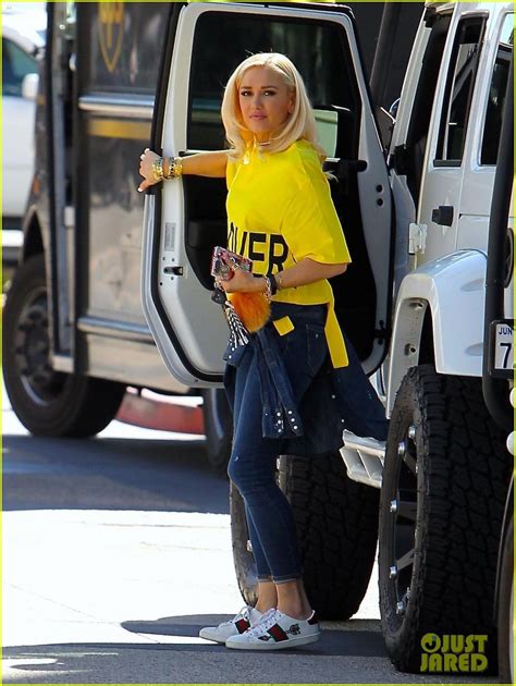 Gwen Stefani Goes Bright In Yellow To Kick Off Her Week Photo 3977527 Gwen Stefani Pictures