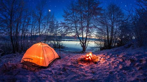 8 Indispensable Winter Camping Gear Items That Turn Freezing Into Fun