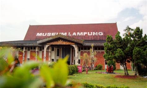 10 Gambar Koleksi Isi Museum Lampung Harga Tiket Masuk Sejarah Karya