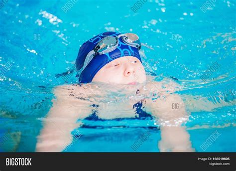 Swimming Girl Pool Image And Photo Free Trial Bigstock