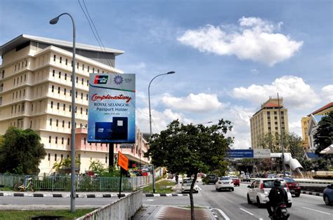 The gleneagles hospital kuala lumpur boasts a team of highly qualified medical experts, headed by chief executive officer dr. Digital Billboards at IJN, Jalan Tun Razak, Kuala Lumpur