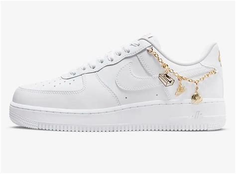 Nike Air Force 1 07 Lx Baskets Basses Blancor Métalliquedoré Mat