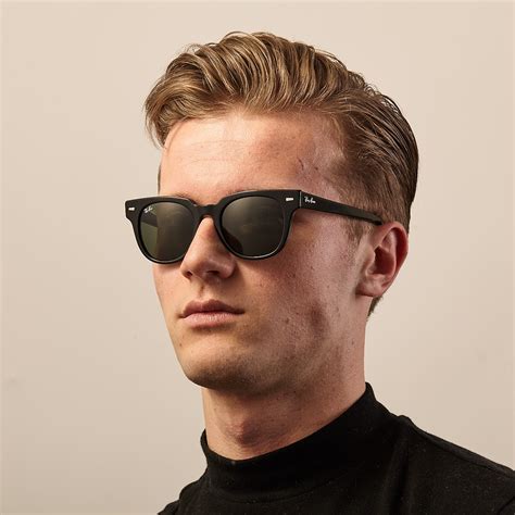 You can even add touches like your initials or name to these custom sunglasses! Ray-Ban Meteor sonnenbrillen RB21689013150