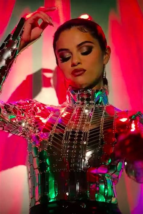 Selena Gomezs Beauty Look For Her “look At Her Now” Video Included Crystal Encrusted French