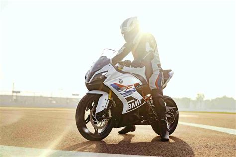 Bmw G 310 Rr Style Sport Iamabiker Everything Motorcycle