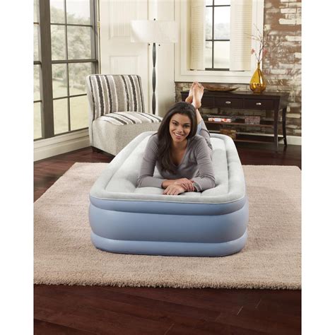 When you think of a full size air mattress, you may associate it with worse sleep quality than what you can get from a regular bed. Beautyrest Full 16 in. Hi Loft Raised Adjustable Air Bed ...