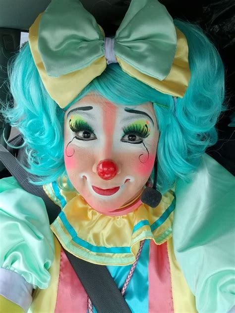 Pin By Jojo Amai On Clowns Clown Face Paint Female Clown Clown Faces