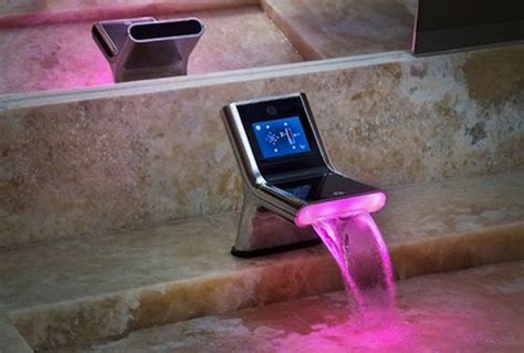 10 Futuristic Bathroom Sinks